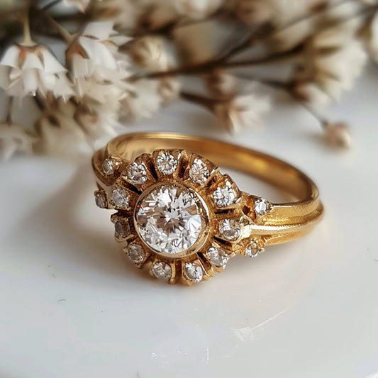Klassieke Gouden Ring met tijdloze uitstraling