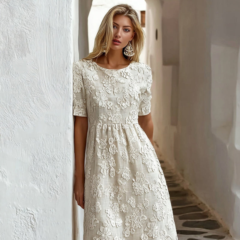 Gracefully Styled Dress for Any Occasion