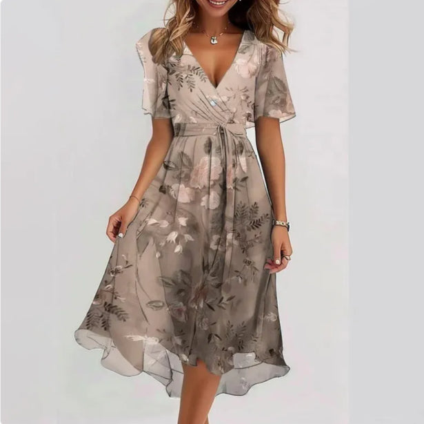 Classic Vintage Dress with a Flattering Fit