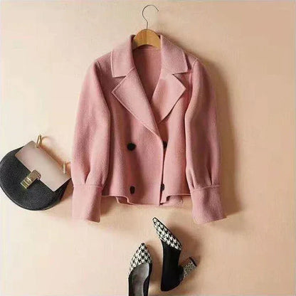 LD | een korte eenkleurige damesjas